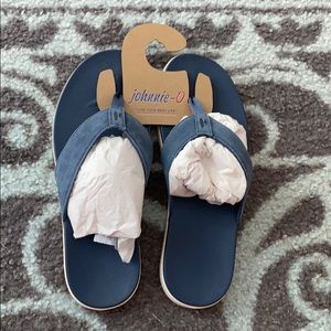 johnnie-o men’s sandals. NWT.